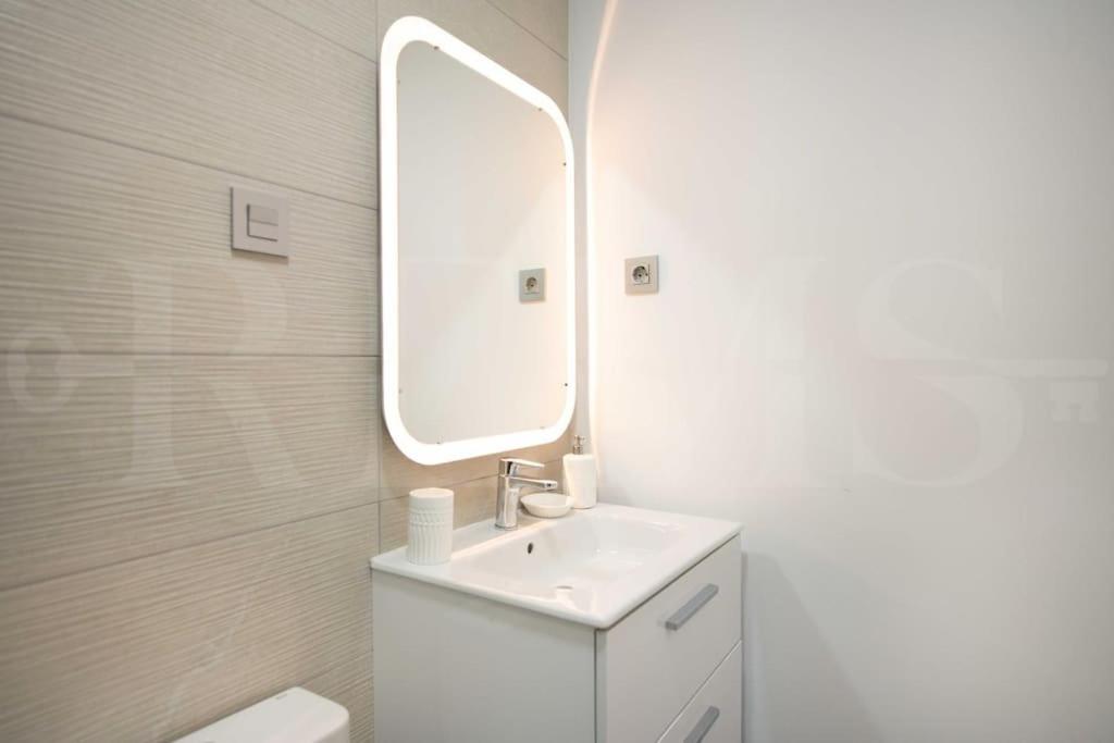 Leilighet Fresh & Stylish With Parking By Rems