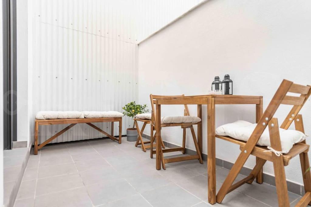 Fresh & Stylish With Parking By Rems Leilighet