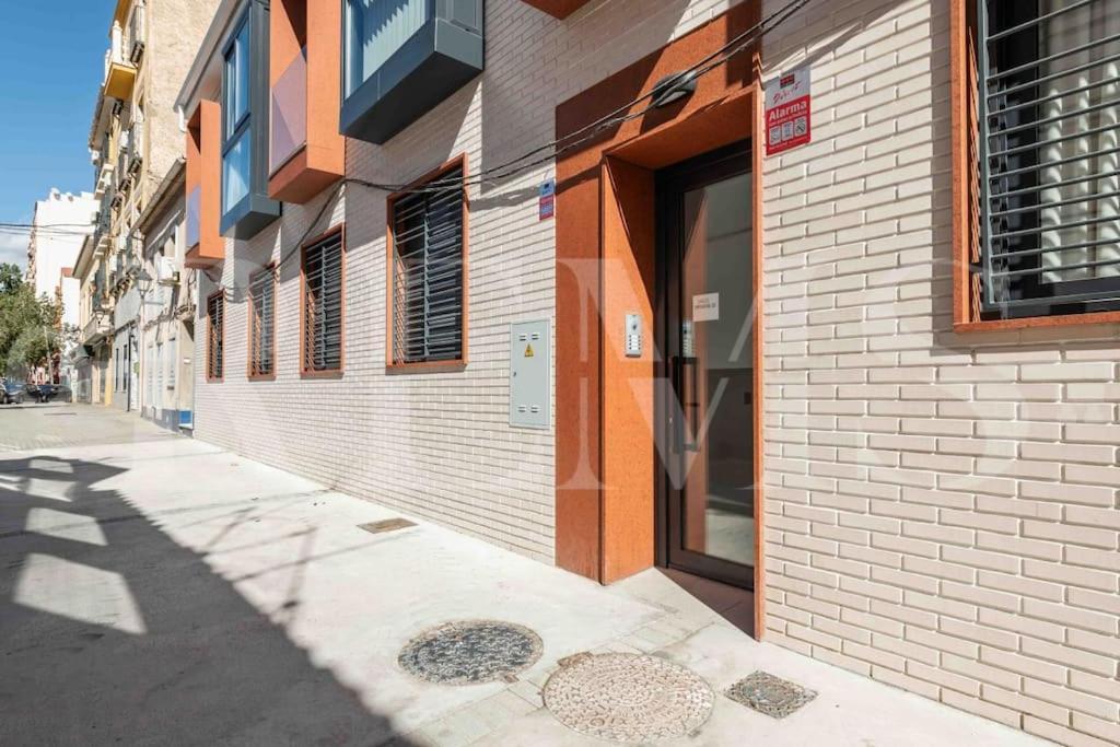 Fresh & Stylish With Parking By Rems Leilighet